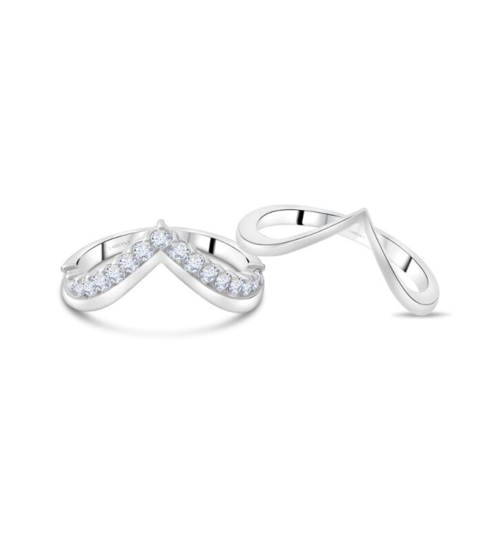 Double V-shaped chevron engagement ring set